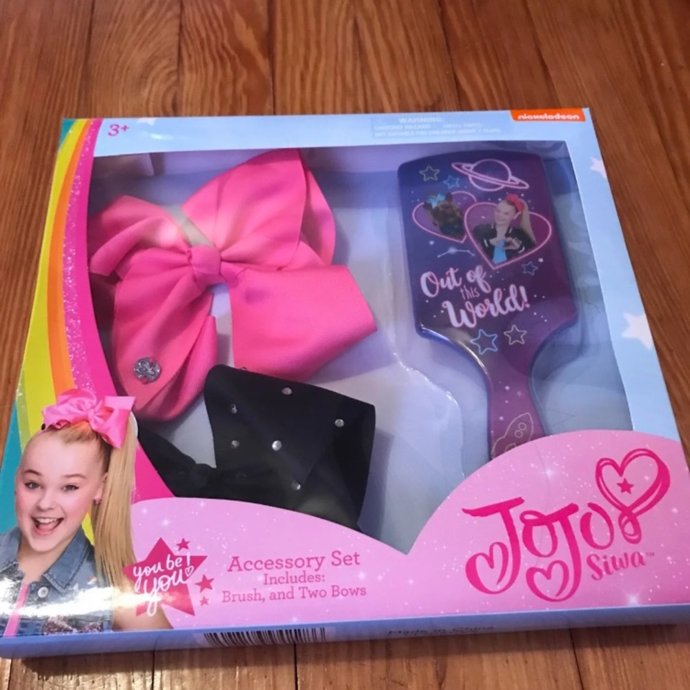 Jojo Siwa Brush And bow Set